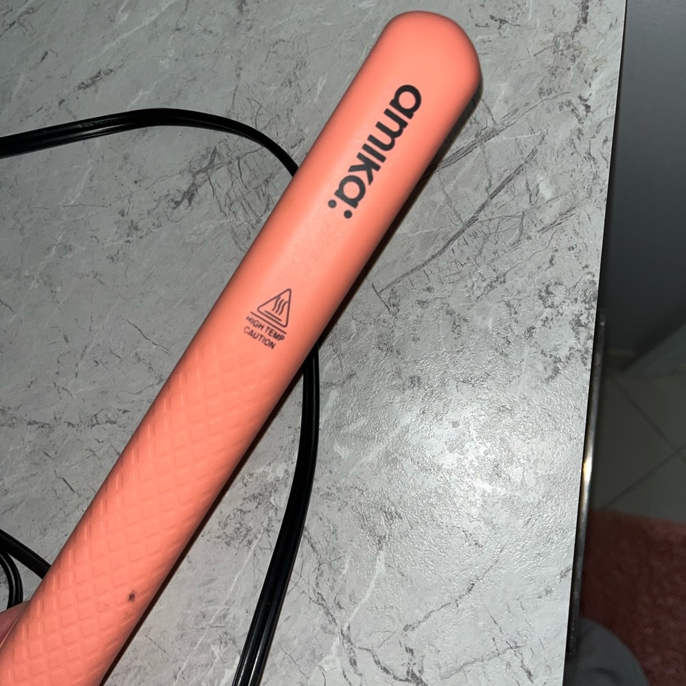 Amika Flat Iron